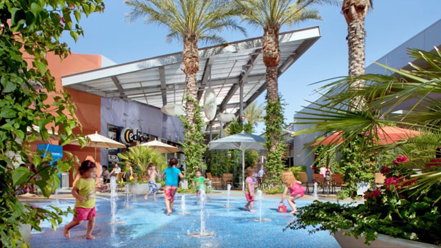 Tempe Marketplace splash pad